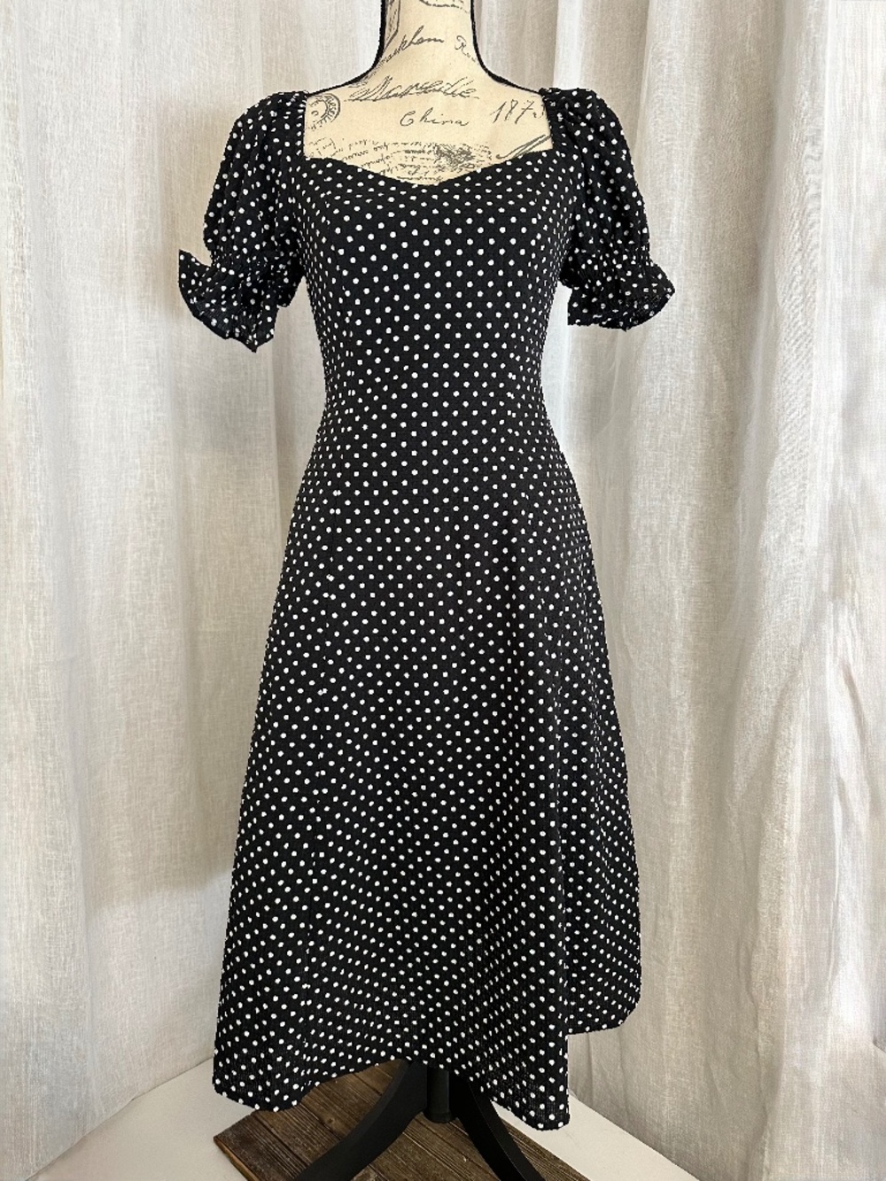 Black and White Polka Dot Midi short puff sleeve sweetheart A line Dress sz 4
